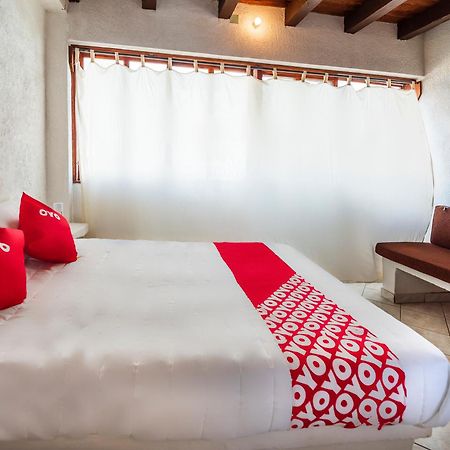 Oyo Hotel Sands Barra de Navidad Dış mekan fotoğraf