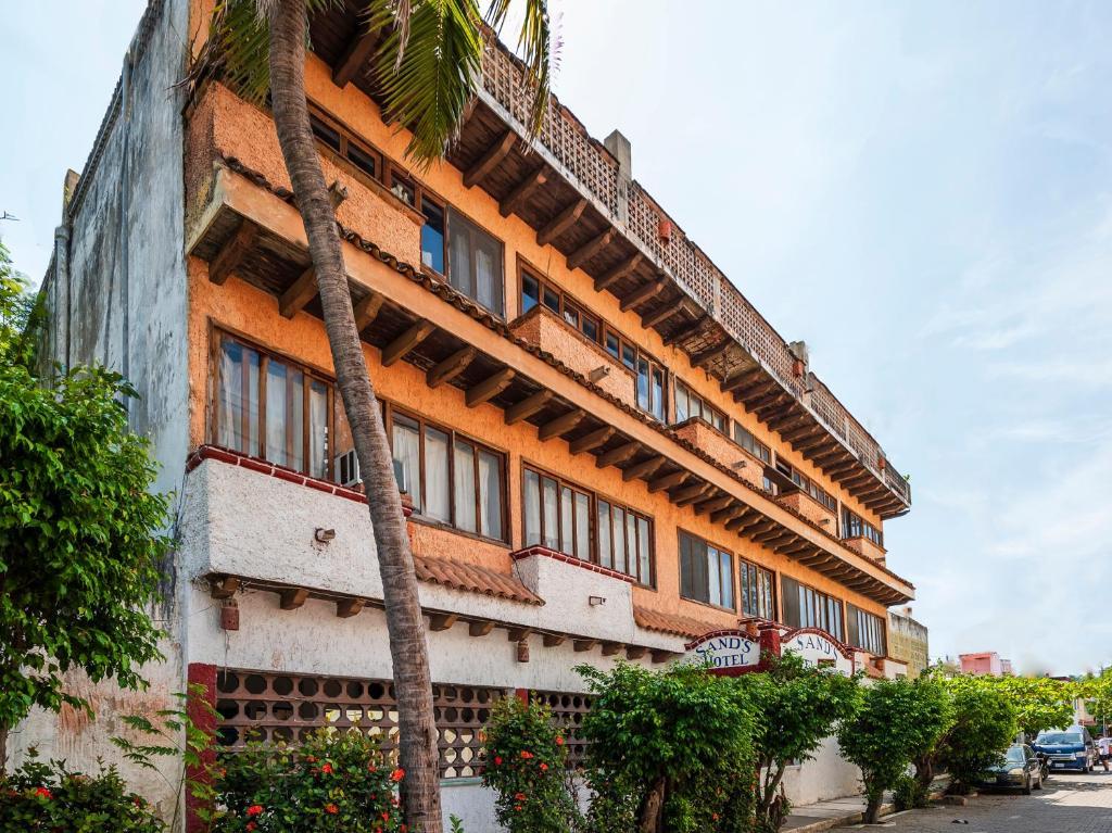 Oyo Hotel Sands Barra de Navidad Dış mekan fotoğraf