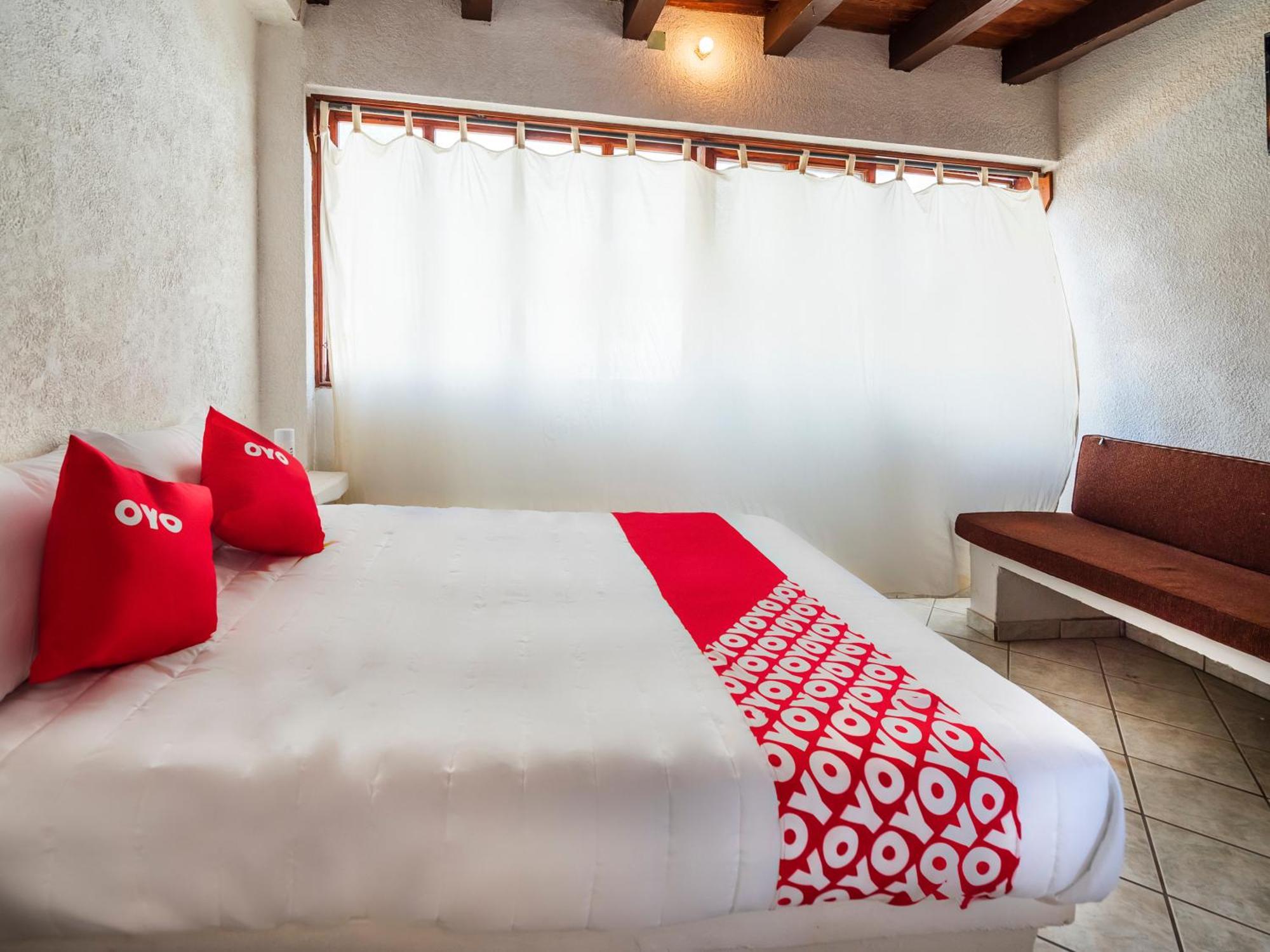 Oyo Hotel Sands Barra de Navidad Dış mekan fotoğraf