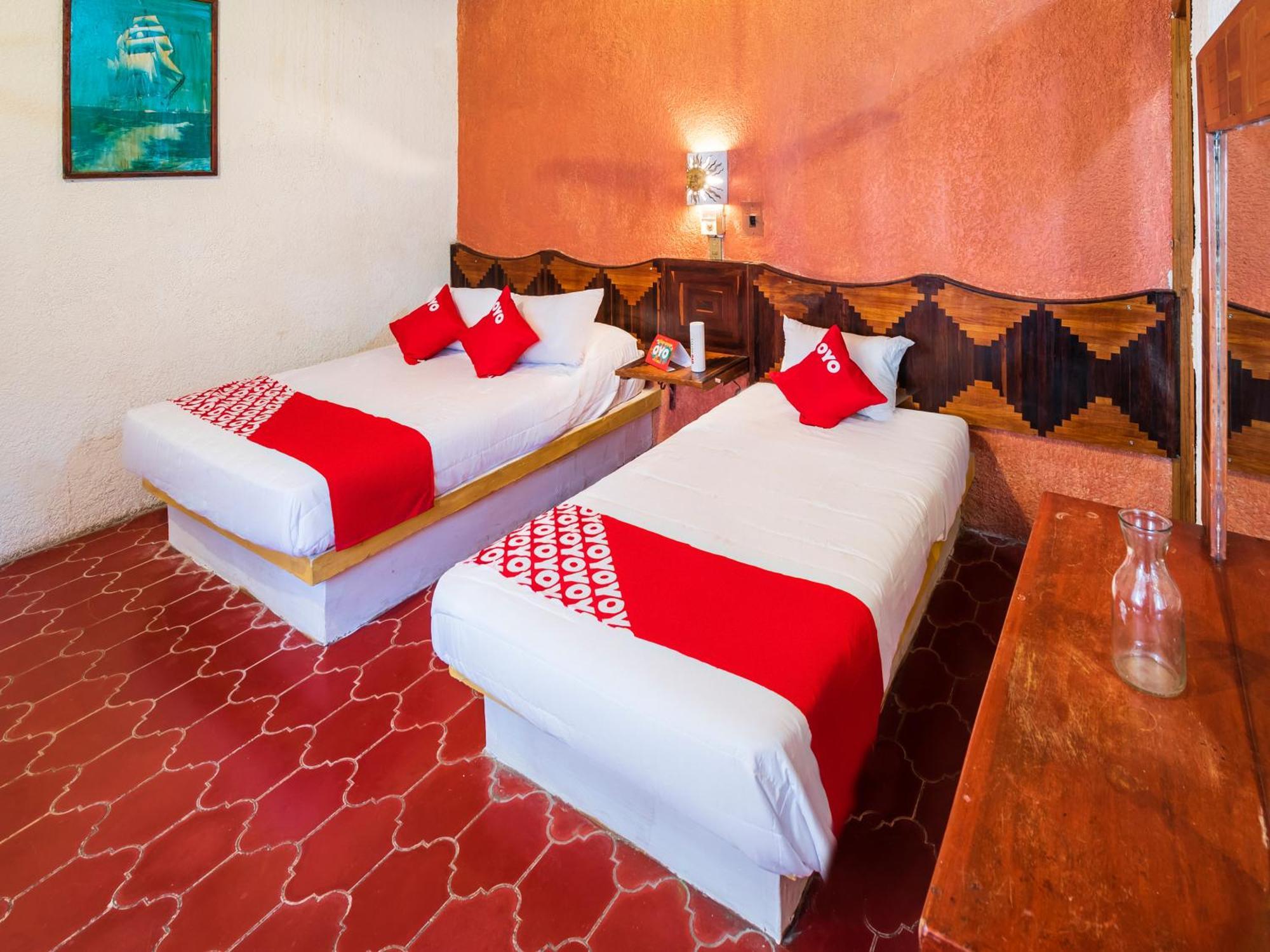 Oyo Hotel Sands Barra de Navidad Dış mekan fotoğraf