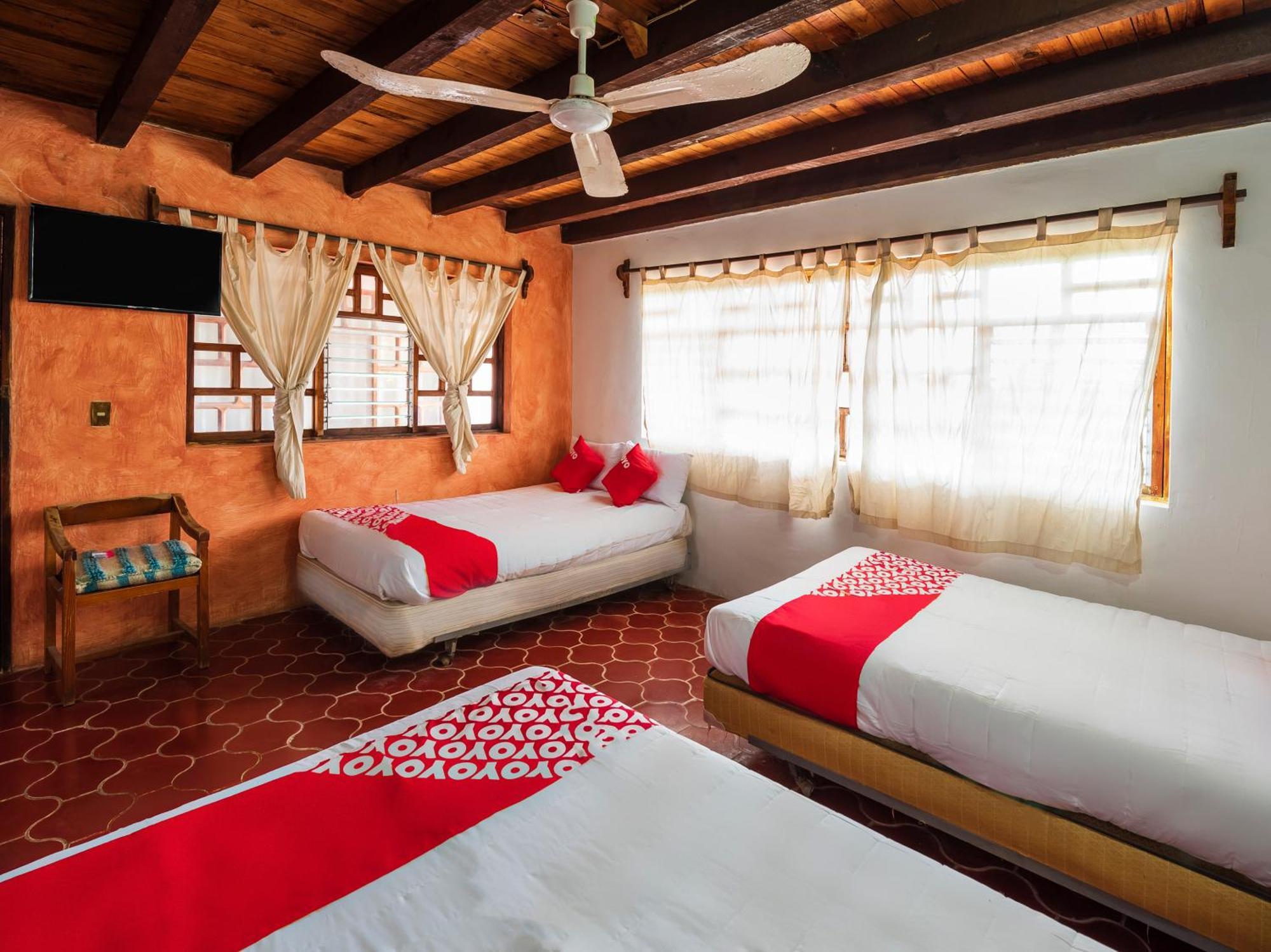 Oyo Hotel Sands Barra de Navidad Dış mekan fotoğraf