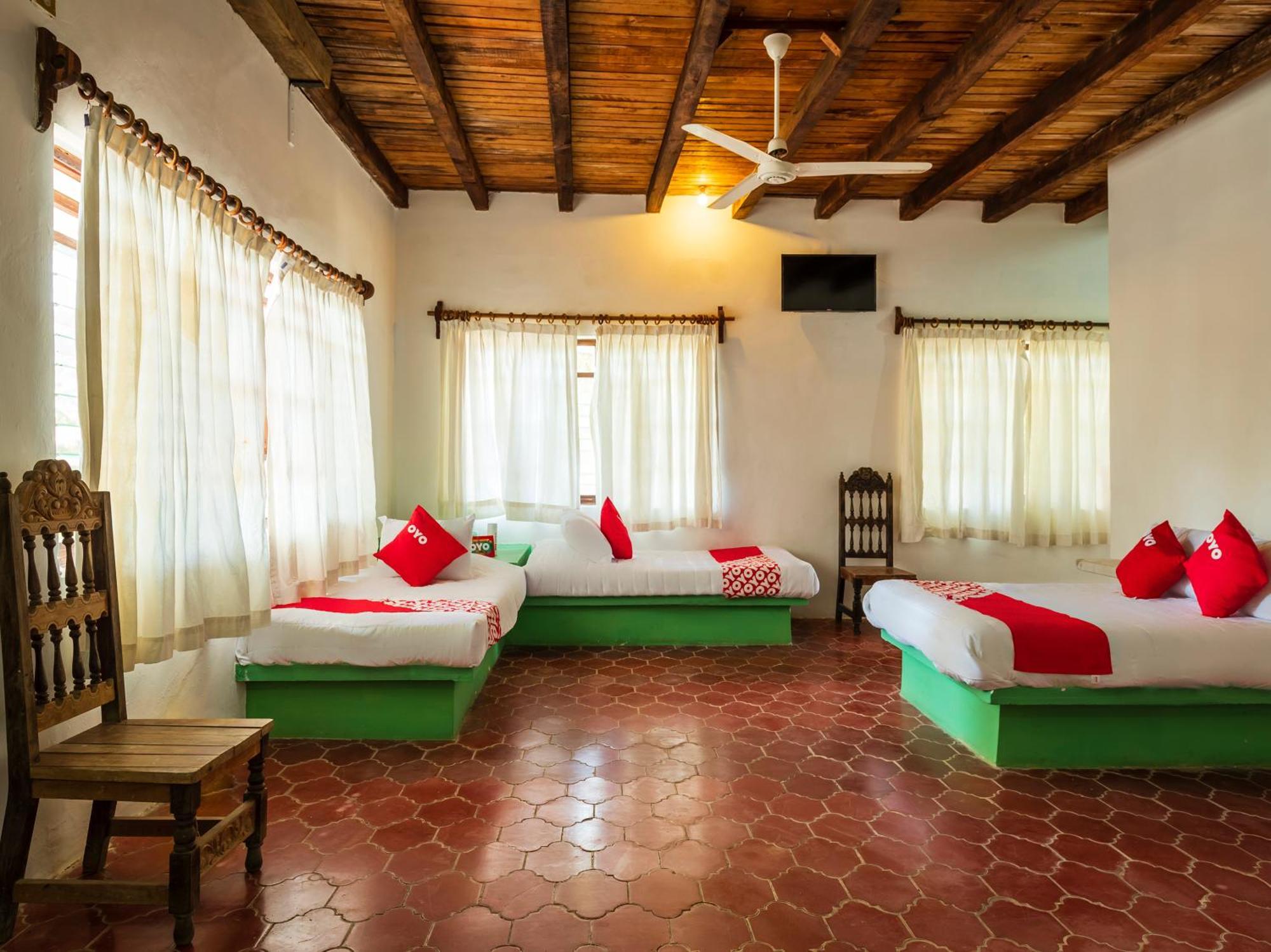 Oyo Hotel Sands Barra de Navidad Dış mekan fotoğraf